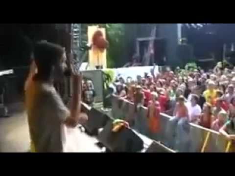 Manu Ranking & Goldi with Sharp Axe Band (live at Reggaejam 2008)