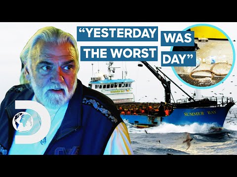 Captain "Wild" Bill Gets Furious At His Crew After The Engine Room Floods | Deadliest Catch