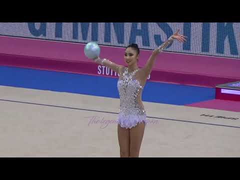 Sakura HAYAKAWA (JPN) ball - 2015 Stuttgart worlds Qualifs