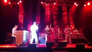 Chris Isaak Great Balls of Fire