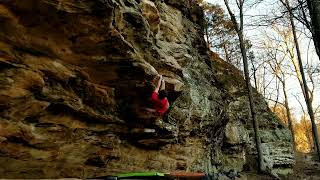 Video thumbnail of Devil on a Leash, V7. Giant City State Park