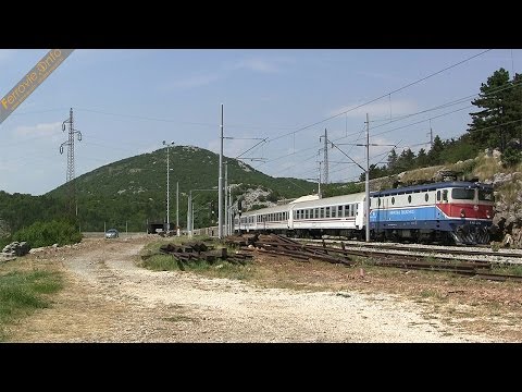 1141 390 in arrivo a Meja con treno passeggeri - 1141 390 arriving in Meja with passenger train