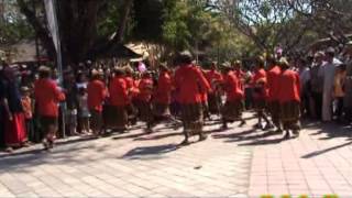 preview picture of video 'Bleganjur Wisnu Murthi, Sanggar Seni Kerthi Bhuana Sari. Pancasari - Bali.mpg'