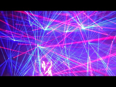 JOSEPH CAPRIATI b2b CARL COX playing 'Renegade Master - Wildchild' @RESISTANCE IBIZA