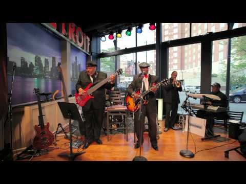 Cadillac Blues - Ralphe Armstrong featuring Johnny Bassett live @ UDetroit