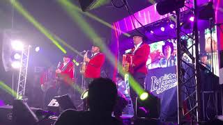 Por obvias razones -la maquinaria