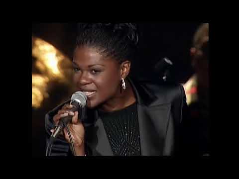 BeBe & Debbie Winans- Midnight Hour