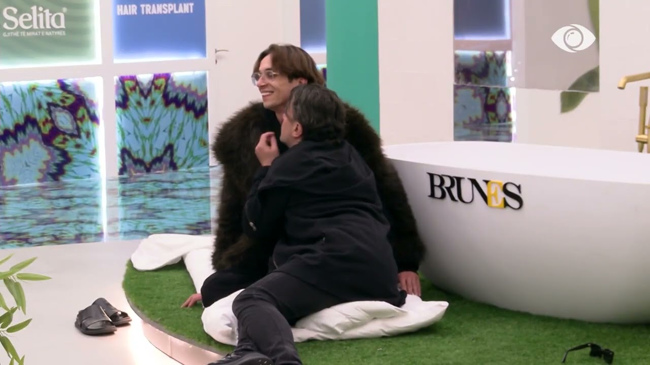 Laerti imiton me Vserlon Gertën dhe Livian: Ka 3 orë atje…