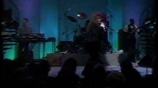 Wynonna Live &quot;She Is His Only Need&quot;