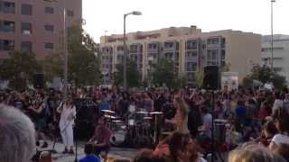 El drogas - Que no me silbes (completa) Sarriguren toma la calle por Aitor