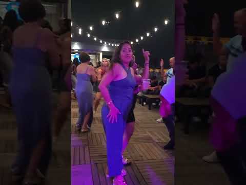 LATiN NiGHT