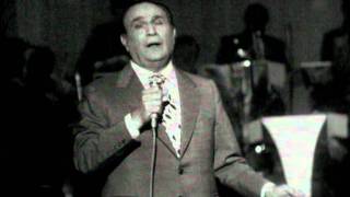 Tino Rossi - Petit Papa Noel (Officiel) [Live Version]