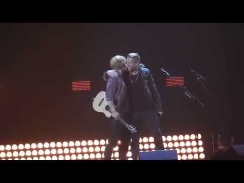 Ed Sheeran & Macklemore- Same Love (iHeartRadio 2014)