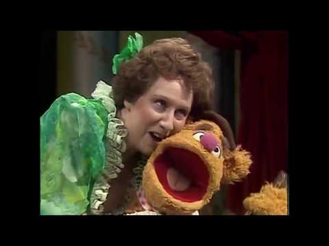 Muppet Songs: Jean Stapleton - Play a Simple Melody