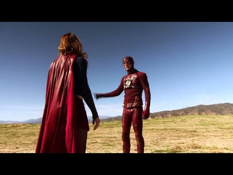 The Flash Meets Supergirl For The First Time