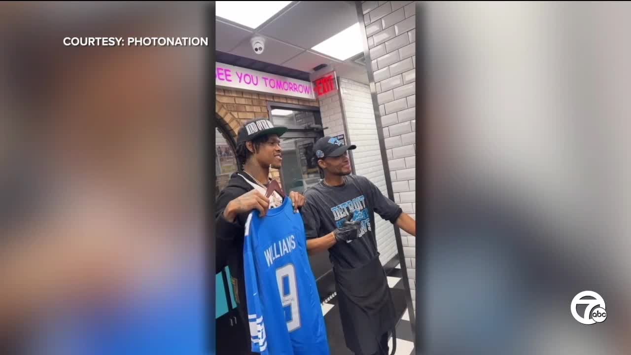 Jamo could've celebrated MNF win anywhere, he spent time with staff at Detroit diner