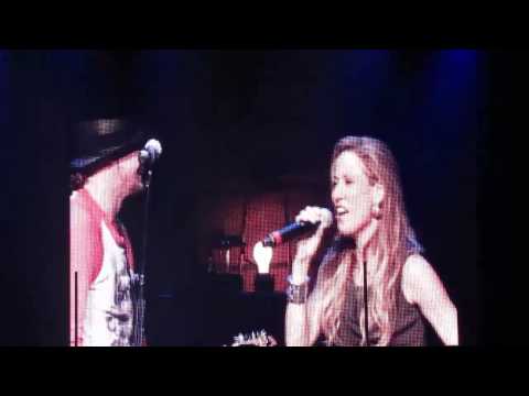 Kid Rock and Sheryl Crow funny she messes up, Nashville, 2/18/2011