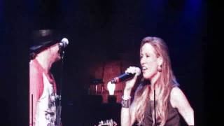 Kid Rock and Sheryl Crow funny she messes up, Nashville, 2/18/2011