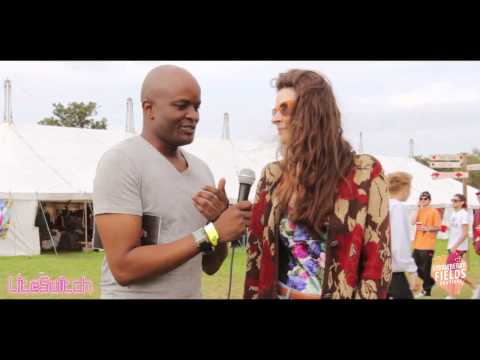 Yemi Sawyerr meets - I Am Harlequin Interview @ Strawberry Fields Festival 2012 (Anne Freier)