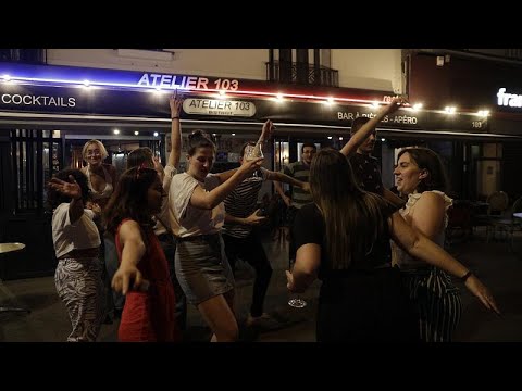 احتفالاتُ عيد الموسيقى تجتاح مدن فرنسا مع انحسار وباء كورونا في البلاد…