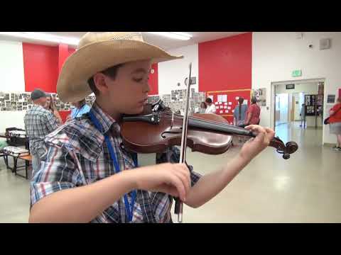 Thomas Paskvan warming up with Sherry McKenzie (Blue Eagle) - 2019 Weiser Fiddle Contest