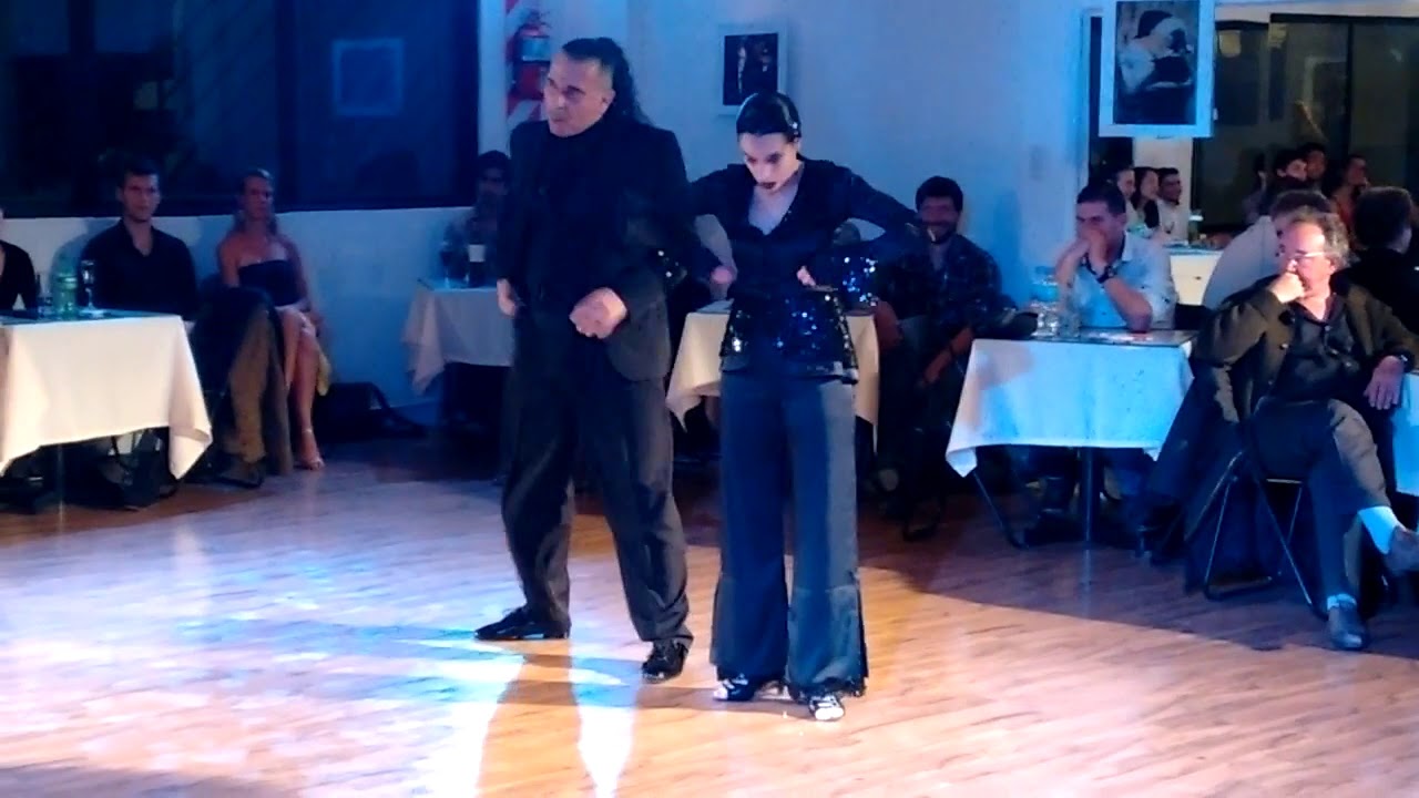 104 Dos Orillas práctica de tango, bailan Mariana Flores y Eduardo Capussi  4 de septiembre 2015  4