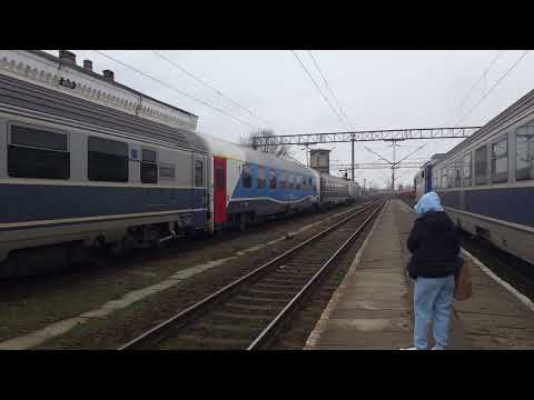 IC 551 se întrece cu R5533 în stația Verești 