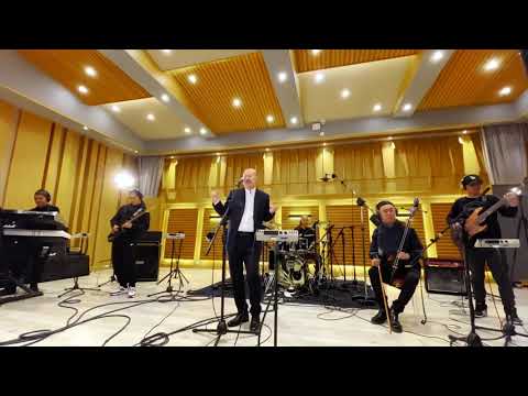 Би Монгол Хүн - Тэнгэр, Ариунбаатар  Bi Mongol Hun - Tenger , Ariunbaatar