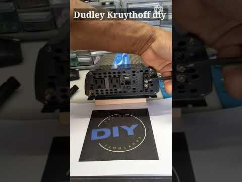 Giandel 1200 watt inverter with 20 amp charge controller . How to connect the solar panels.