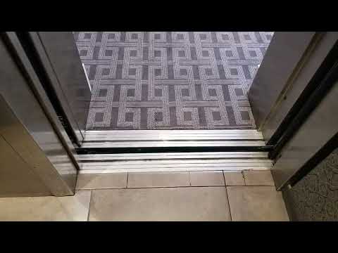 SLOW 1984 Dover Classic Hydraulic Elevator @ Rosauer Plaza, Mercer Island WA