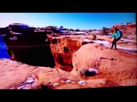 Boyfriend pushes girlfriend off cliff.