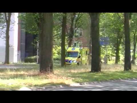 Ambulance 15-114 onderweg naar spoedmelding in Delft