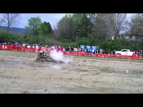 Stratus vs Buggy muddersday 2011.MOV