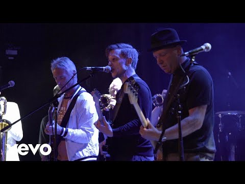 Stone Foundation - What's Going On (Live) ft. Paul Weller
