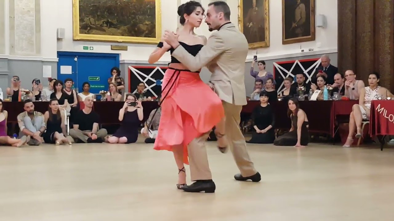 Video thumbnail for Gianpiero Galdi & Lorena Tarantino @ Milonga Nacimiento London 2022, 2/5
