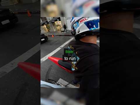 Biker Chased by Cops !😱