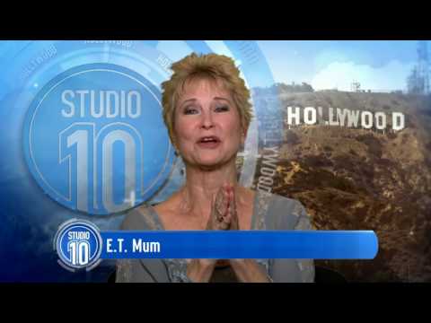 Dee Wallace Talks Steven Spielberg, 'E.T.' & Screaming | Studio 10