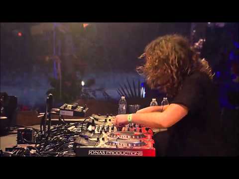 Tommy Trash, Chris Lake & Nom De Strip - ID (Live in Tomorrowworld 2014)