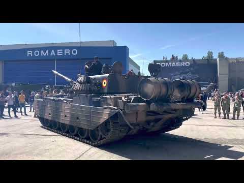 Romanian Army main battle tank TR-85M Bizonul @ BSDA 2022 engine sound