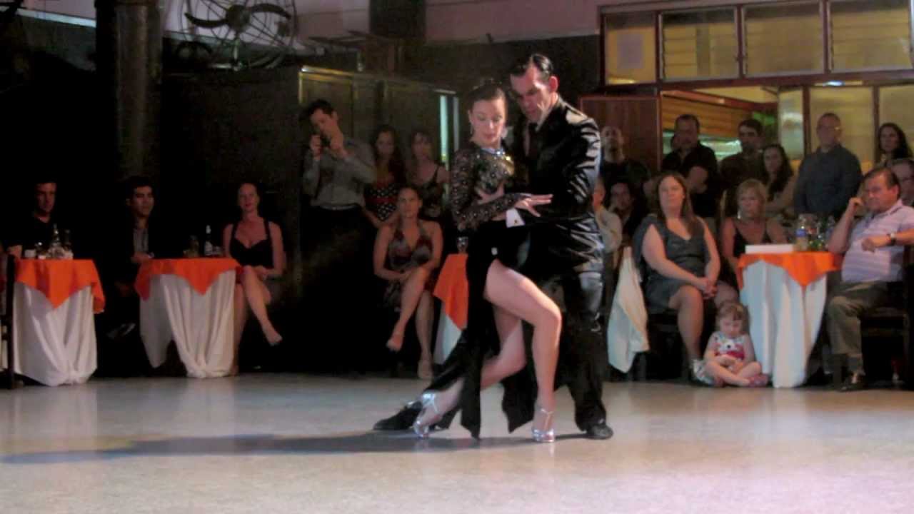 Valeria Maside and Anibal Lautaro perform tango at Fruto Dulce Tangos