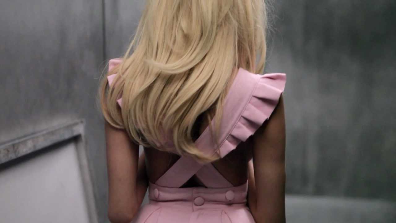 Miniature de la vidéo ZAHIA - "Zahia de Z à A" documentaire - Extrait du film Zahia de Z à A