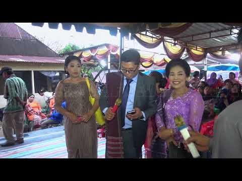 Ito Pengantin Menyanyikan Lagu ITO NABURJU (Perdana Trio) | Momen Wedding Arnold & Friska#adatbatak
