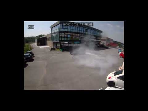 BMW M4 Competition parking lot drift