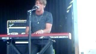 Between The Trees - Story Of A Boy