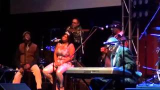 Johnnie Smoot as Ray Charles