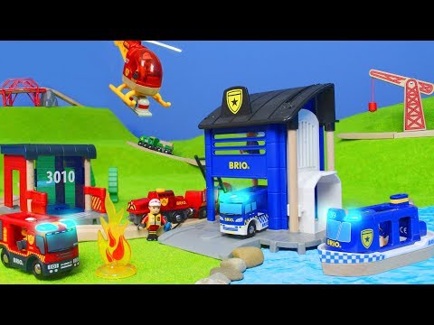 BRIO Zug: Polizei + Feuerwehrmann Züge & Spielzeugautos für Kinder
