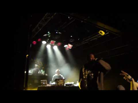 Ekoué & Le Bavar - On jouent pas dans la même cour (inédit) à l'Usine, 29.01.2010