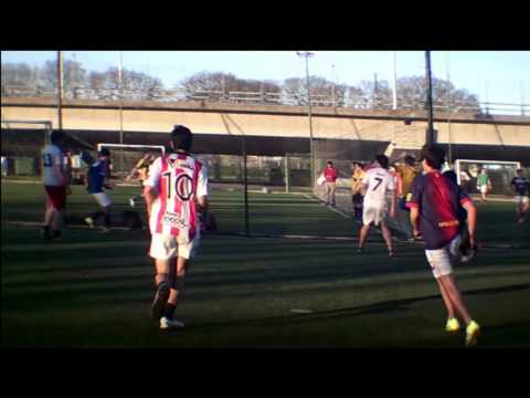 Estudiantes Sin Plata vs La Zurda de Keynes - UChamp