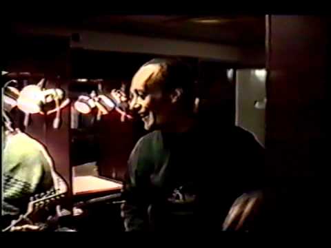 Slomljena Stakla i grupa U škripcu - MESAM 1990(iza kamere pevaju "siđi do reke")