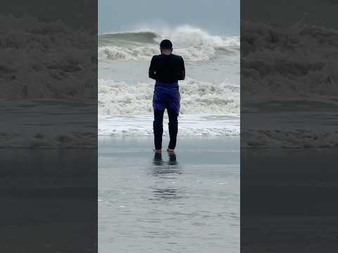 Praying Salah Alone by the Sea_ A Reminder That Allah Is Everywhere”